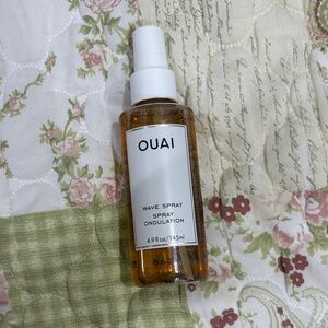 OUAI Wave Spray with White Cap